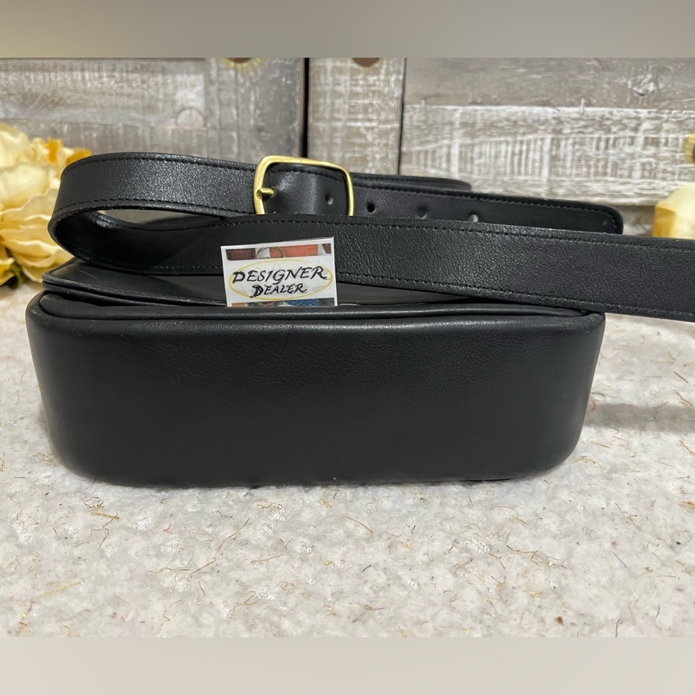 Authentic COACH Vintage Small Flap Shoulder Bag Black GUC! - Picture 7 of 12